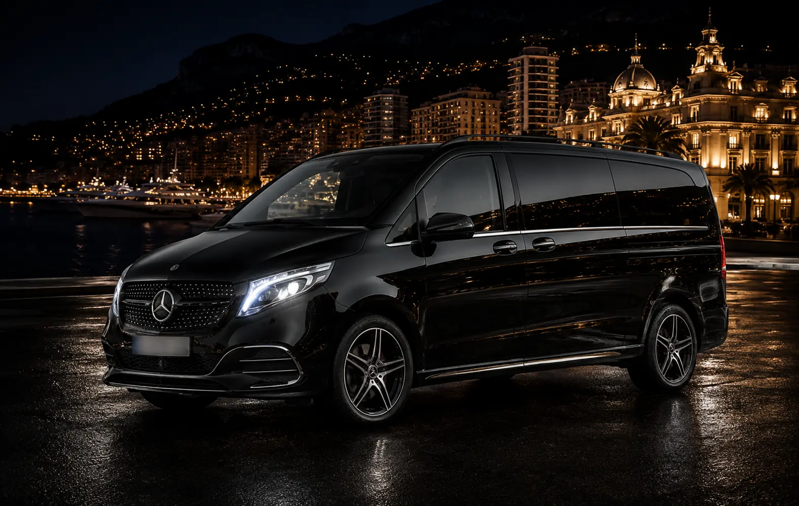 Mercedes Classe V noire de nuit face à Monaco